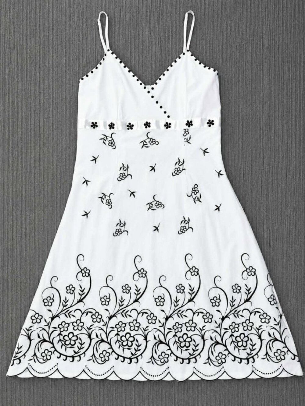 Metro Wear Embroidered Sundress White Black Floral Cotton Dress Size M